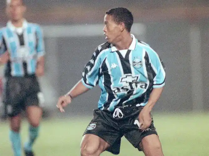 年轻的中场 年轻的中场